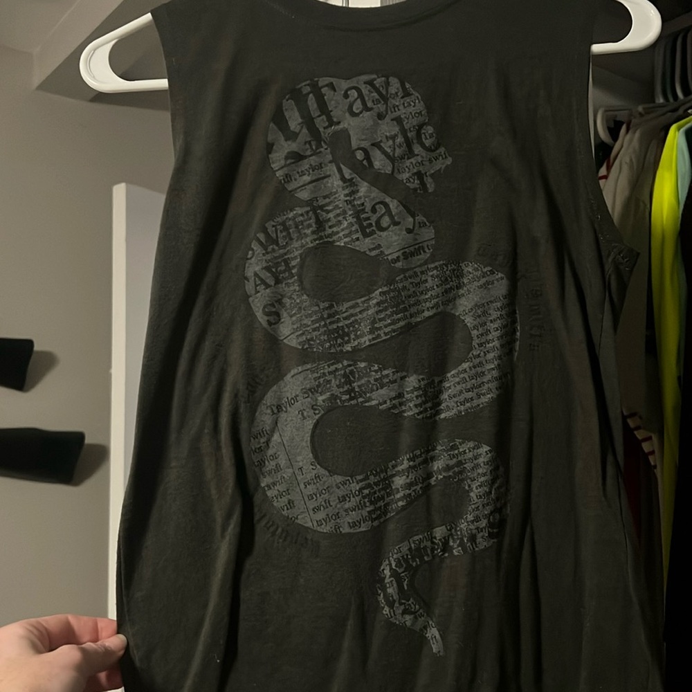 Reputation tank size small like new
